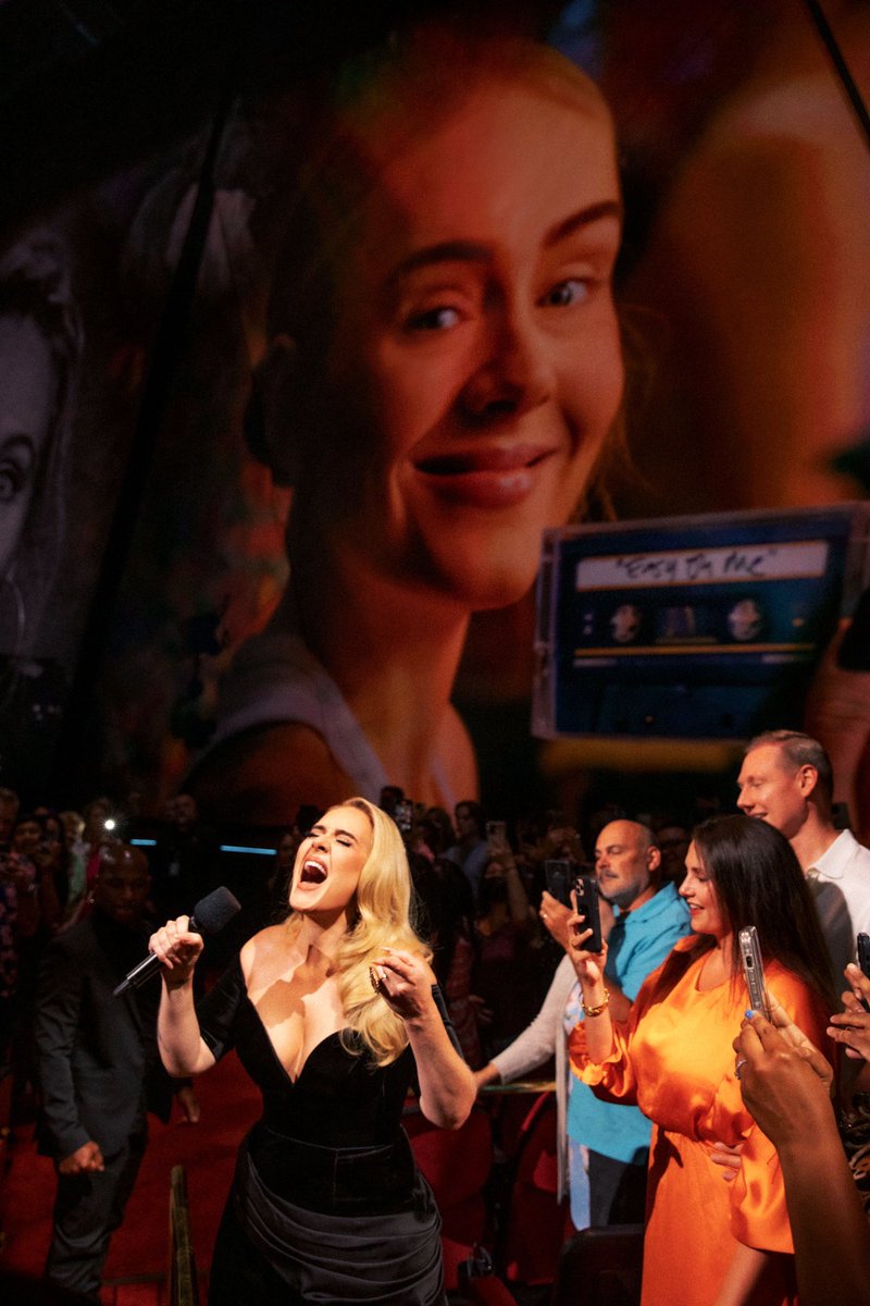 Adele's tweet image. 