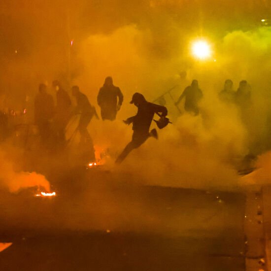 __Verlaine__'s tweet image. Depuis 5 nuits ils ont pris la France en otage, tout le monde sait qui ils sont, mais au nom du vivre ensemble il faut se taire, les laisser se déchaîner et attendre qu'ils se calment.
Il faut dire aux noirs et arabes qui composent majoritairement ces hordes barbares que ça…