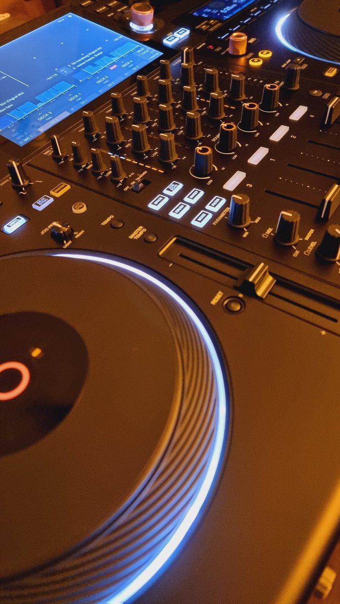 DJStore_Hungary's tweet photo. Opus Quad https://t.co/1Qx8qyxqfP
