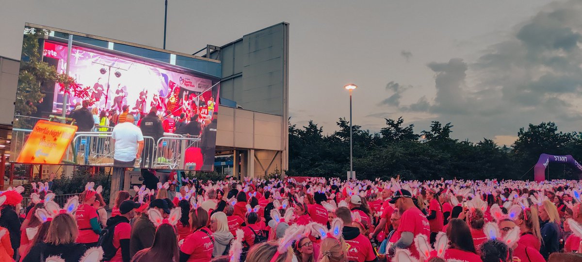 Really well organised Sparkle Night Walk by <a href="/Ashgate_Hospice/">Ashgate Hospice</a>.

Loved walking it with @desches team.