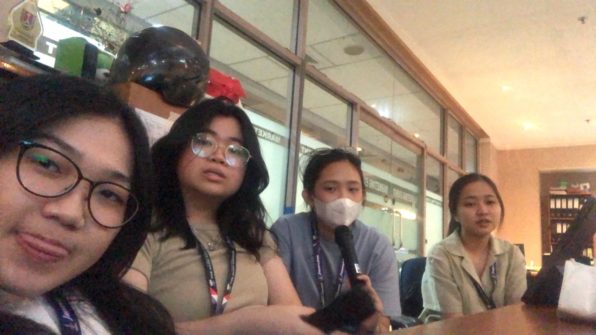 carrygoround's tweet photo. Poto poto selama karaokean di kantor 🫶🏻 https://t.co/FFhuVsj4bQ