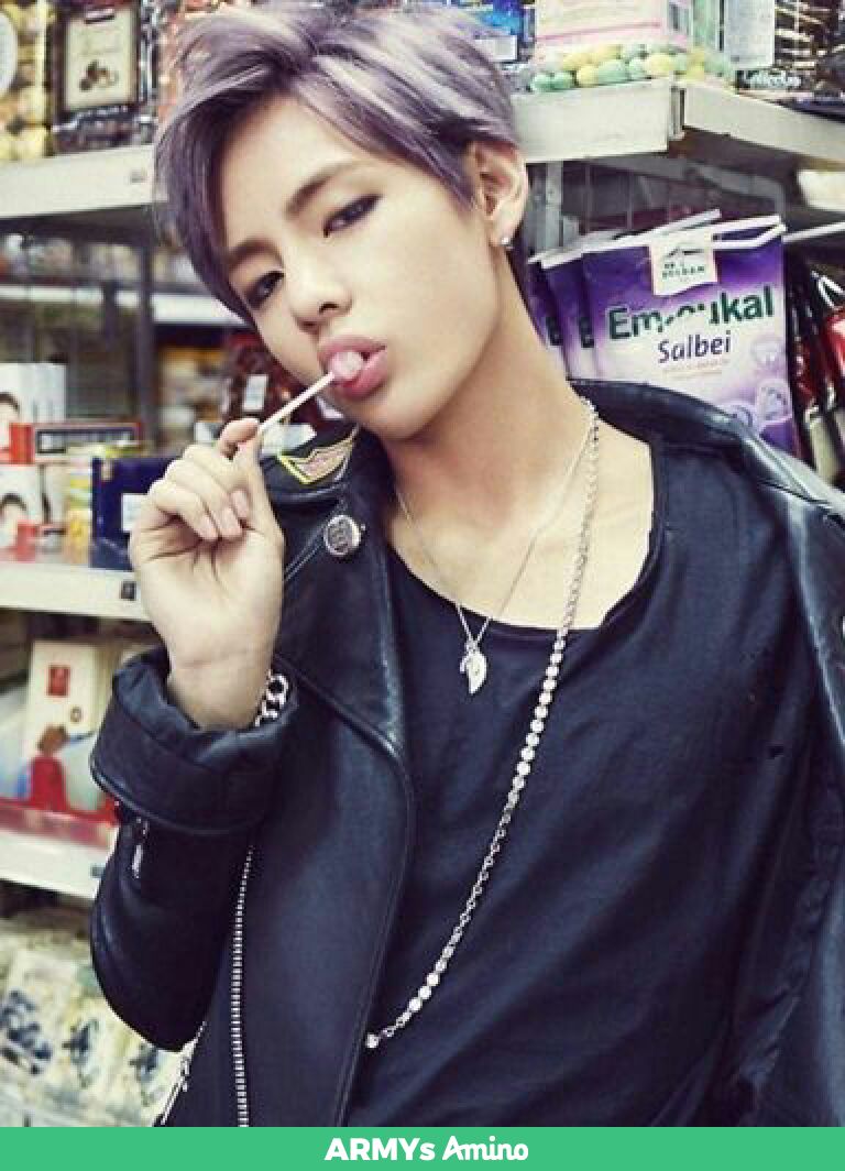 lakegarnet's tweet photo. @BTS_Noona_ARMY it was an era... https://t.co/ztT75xz9Fi