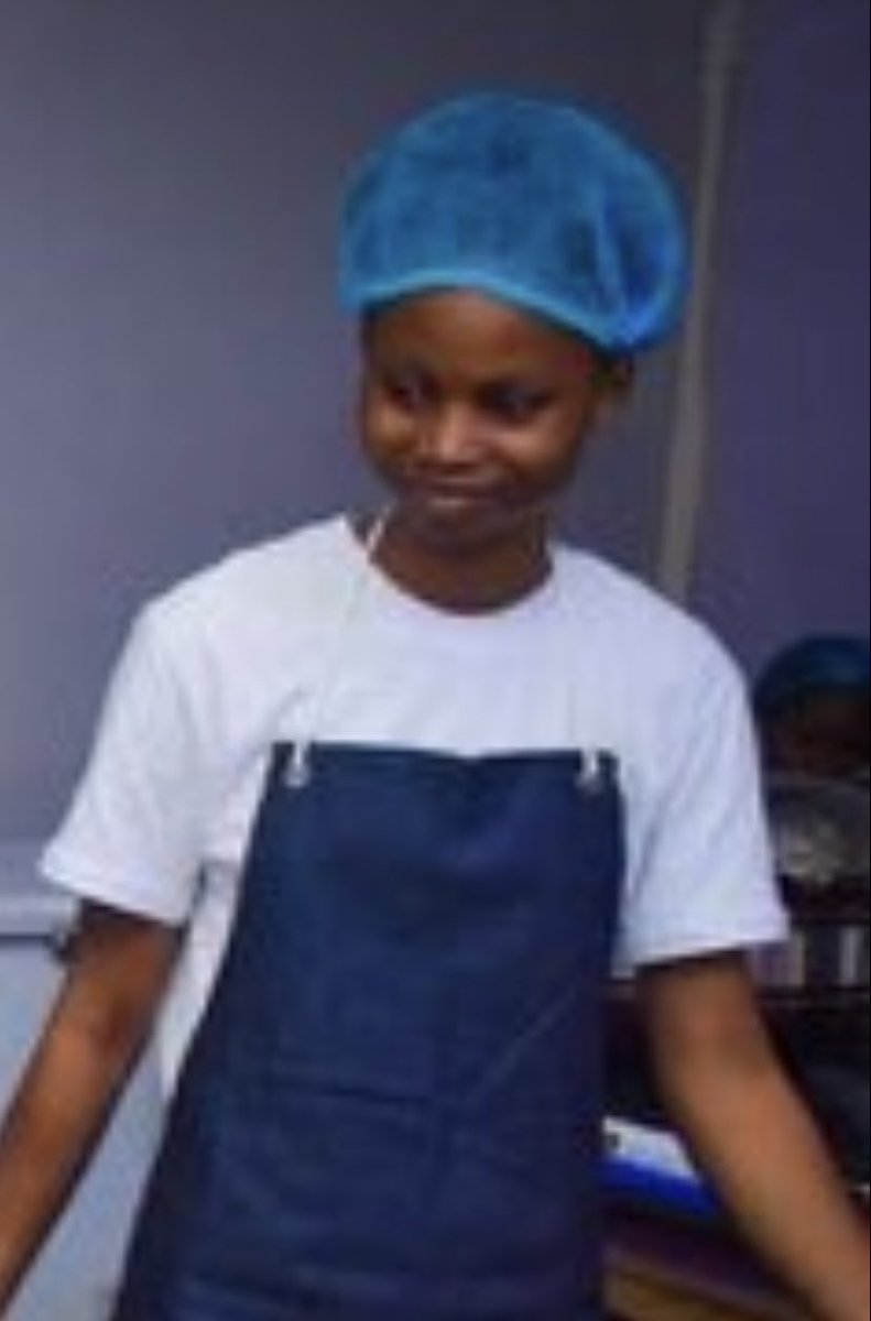 <a href="/yabaleftonline/">YabaLeftOnline</a> Chef Dammy dey disguise😂😂😂. But this lady looks like her sha