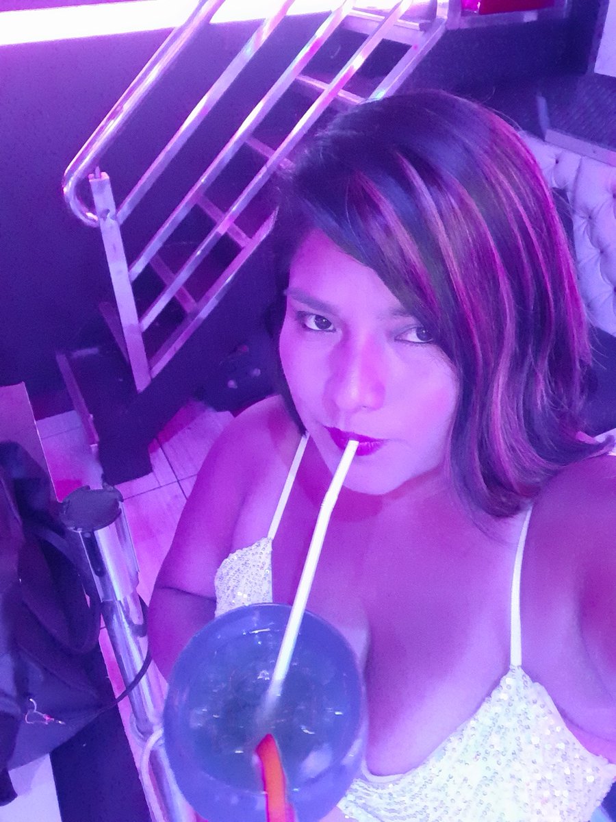 IngaLescano's tweet photo. las muerjeres   que  realmeta  Valen  la pena son dificiles  de  encontarr  pro que  estan ocupadas   siendo  mujeres produçtivas https://t.co/wscedQqcmO