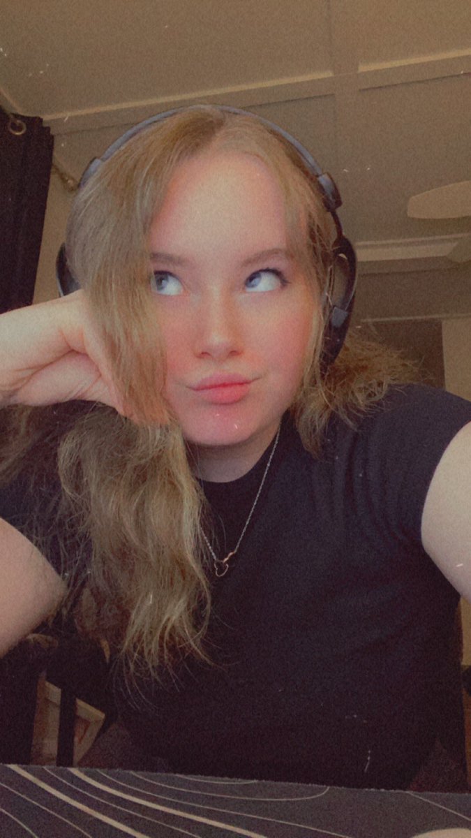 Audrey Nova tweet media