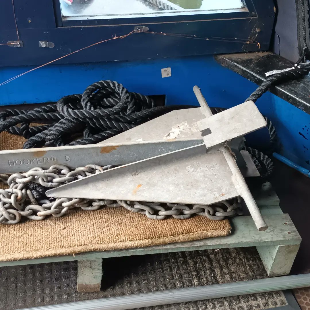 DeenaI's tweet photo. July 2 Life jackets ✔️ Anchor ✔️ In position ✔️ All we can do now is wait for the 9am decision - will the winds mean we go or wait? 
#alternativeliving #boatlife #boatsthattweet #canals #idyllicliving #journeys #lifeafloat  #narrowboat #travel #outofourcomfortzone #ribblelink https://t.co/78xTUkV7BD