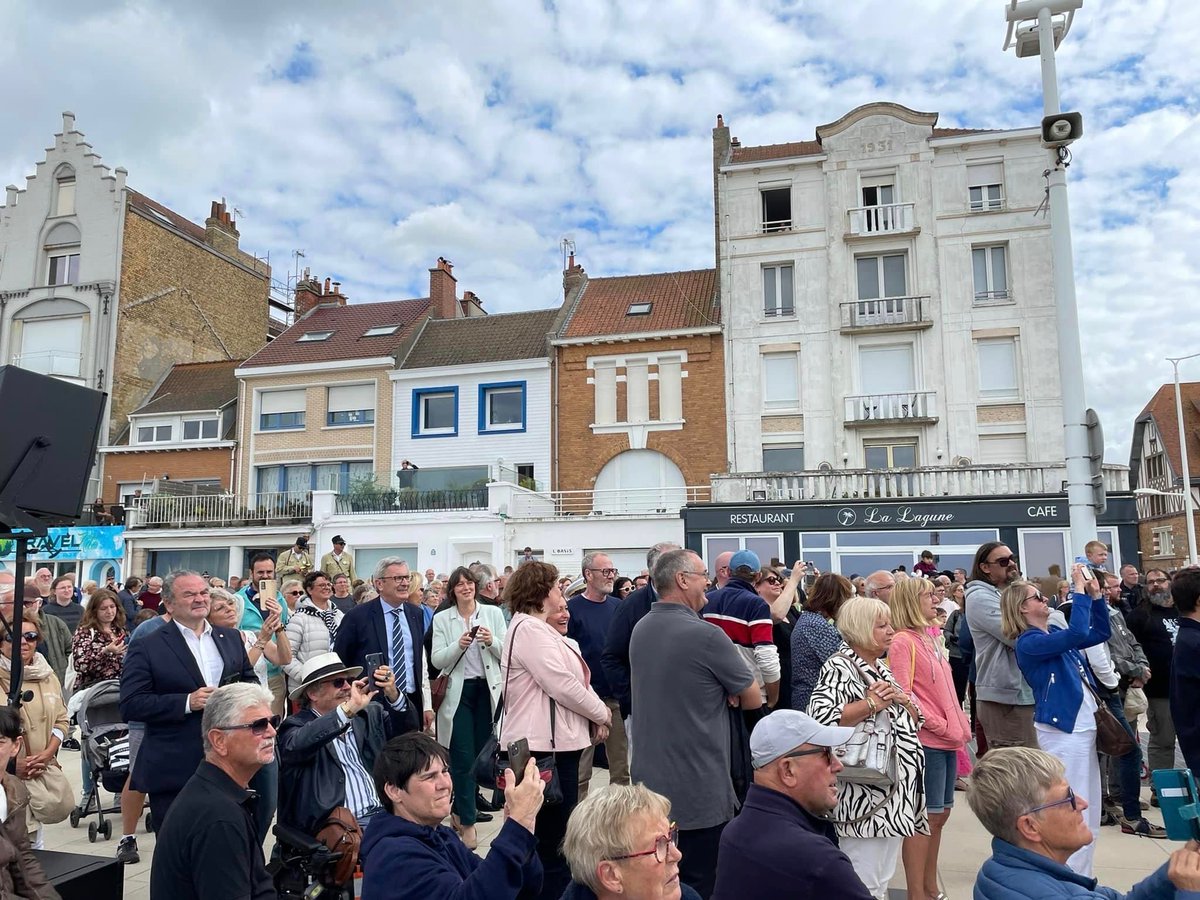 BertrandRingot's tweet photo. Belle inauguration en qualité de 2ème VP #CUD #Eau /#Gemapi des travaux de protection - valorisation de la digue de mer de #Malo avec ⁦@P_Vergriete⁩, Franck Gonse Région ⁦@hautsdefrance⁩ et François-Xavier Bieuville ⁦@BIEUVILLE_FX⁩ , Sous-Préfet de #Dunkerque. https://t.co/oPcwIFf7xr