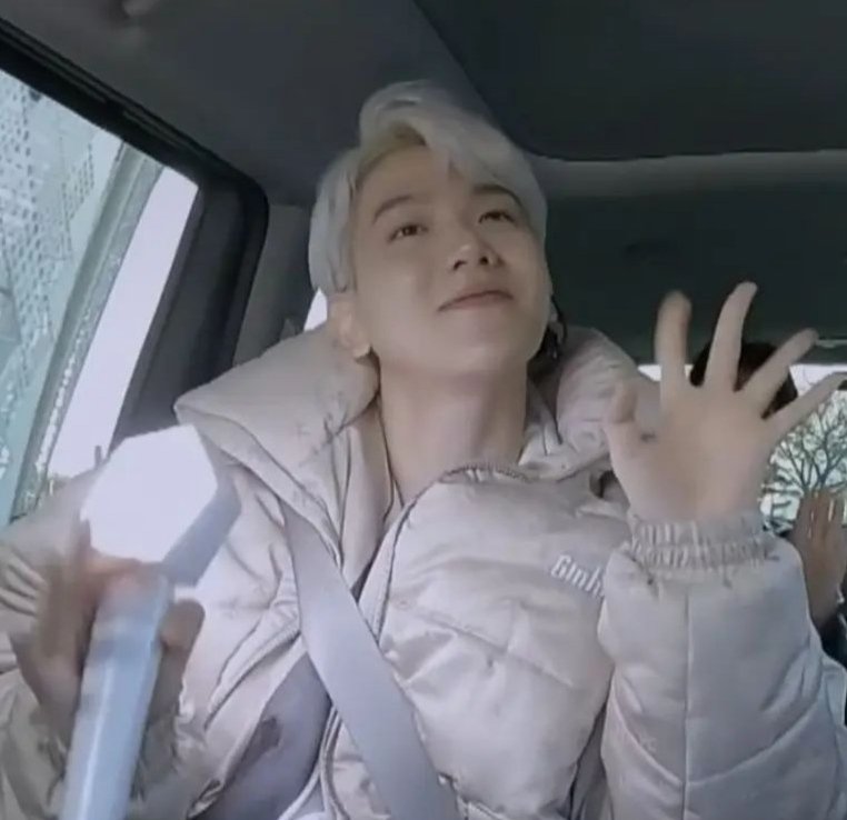 شنیدم میخواید هولم بدید یه کا بشم،مگه نه؟🥺

#EXO_HearMeOut #EXO 
<a href="/weareoneEXO/">EXO</a> <a href="/B_hundred_Hyun/">Baekhyun_EXO</a> <a href="/layzhang/">Lay Zhang</a>
