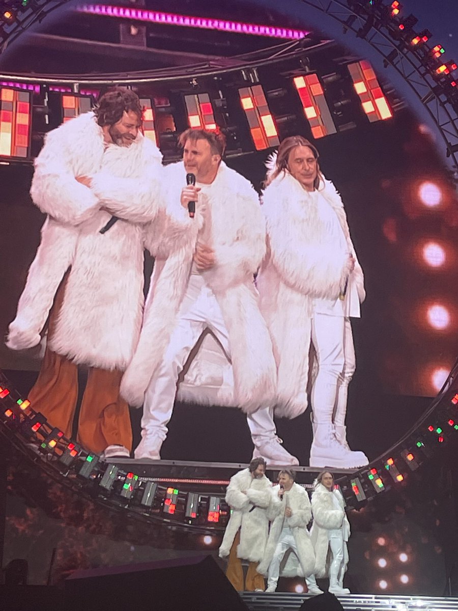 sally_fokes's tweet photo. @GaryBarlow @OfficialMarkO #BSTHydePark #TakeThat thank you! What an amazing night…worth the wait! https://t.co/SEvpZhgMWw