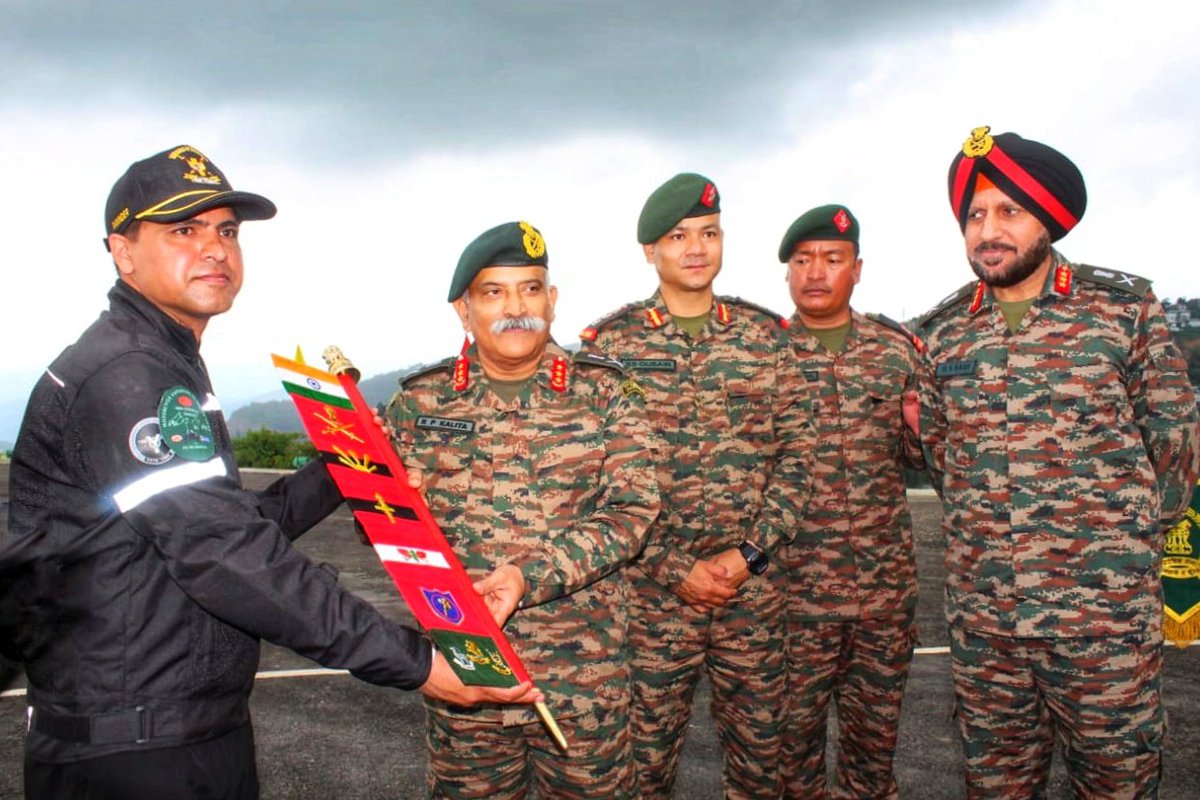 prodefkohima's tweet photo. Lt Gen RP Kalita, #ArmyCdrEC, flagged-off an #IndianArmy Motorcycle Expedition (#K2K) to commemorate Kargil Vijay Diwas from #Kohima, led by the 'Mushkoh Warriors'. Traversing through 8 States &amp; 2 UTs, the rally will reach Kargil War Memorial on 26 Jul 2023. @easterncomd @adgpi https://t.co/HMca8Q324Y