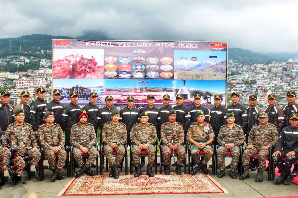 prodefkohima's tweet photo. Lt Gen RP Kalita, #ArmyCdrEC, flagged-off an #IndianArmy Motorcycle Expedition (#K2K) to commemorate Kargil Vijay Diwas from #Kohima, led by the 'Mushkoh Warriors'. Traversing through 8 States &amp; 2 UTs, the rally will reach Kargil War Memorial on 26 Jul 2023. @easterncomd @adgpi https://t.co/HMca8Q324Y