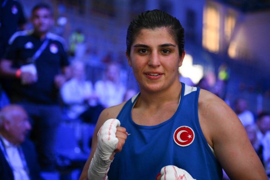 3. Avrupa Oyunlarında kazandığı altın madalya ile göğsümüzü kabartan Milli Boksörümüz Busenaz Sürmeneli’yi yürekten tebrik ediyorum. 🥇🇹🇷