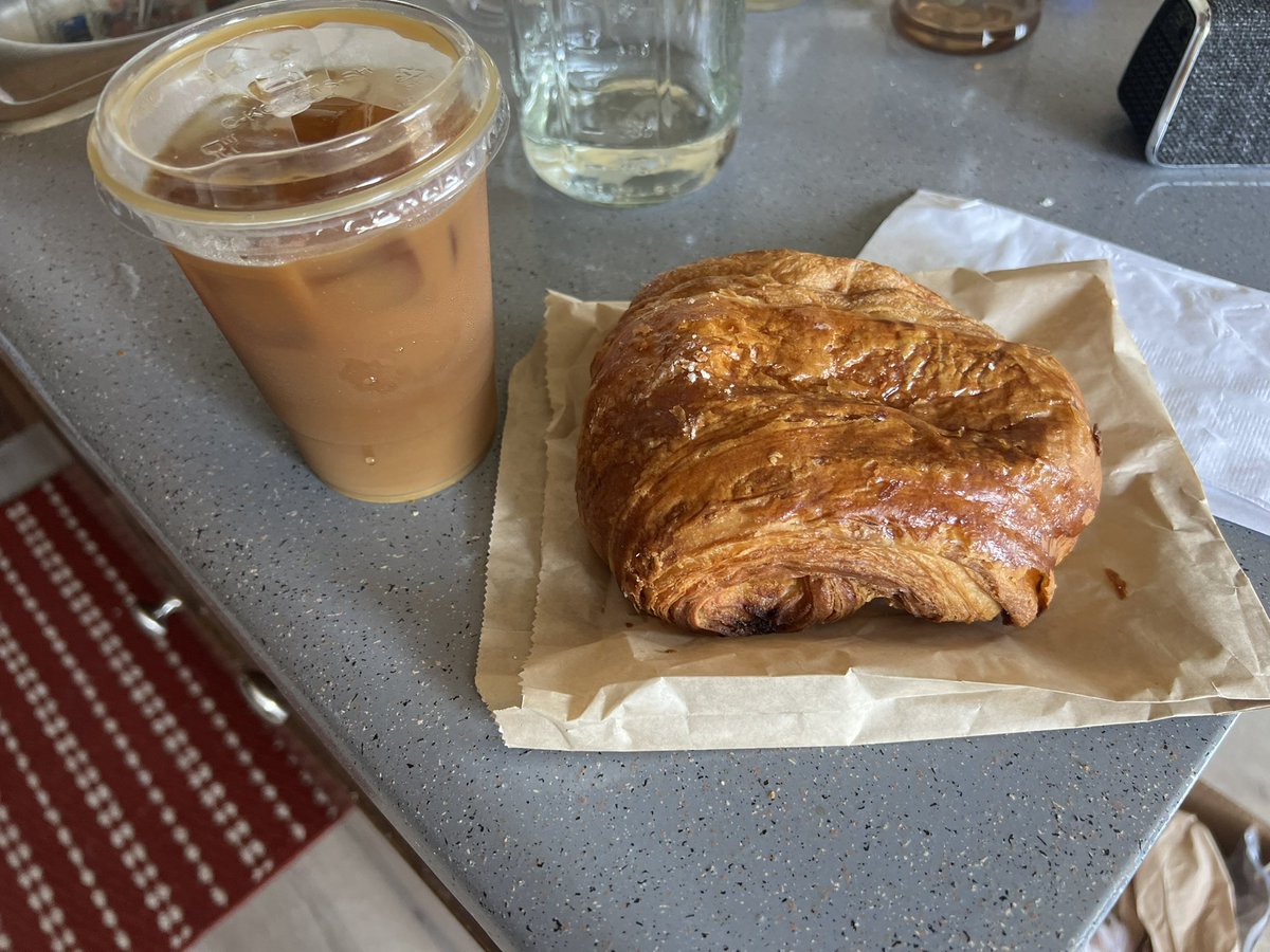 cnrwlms's tweet photo. in case anyone hasn’t reached their rate limit, here’s a big croissant i had today (coffee for scale) https://t.co/zAoOP4h2PR