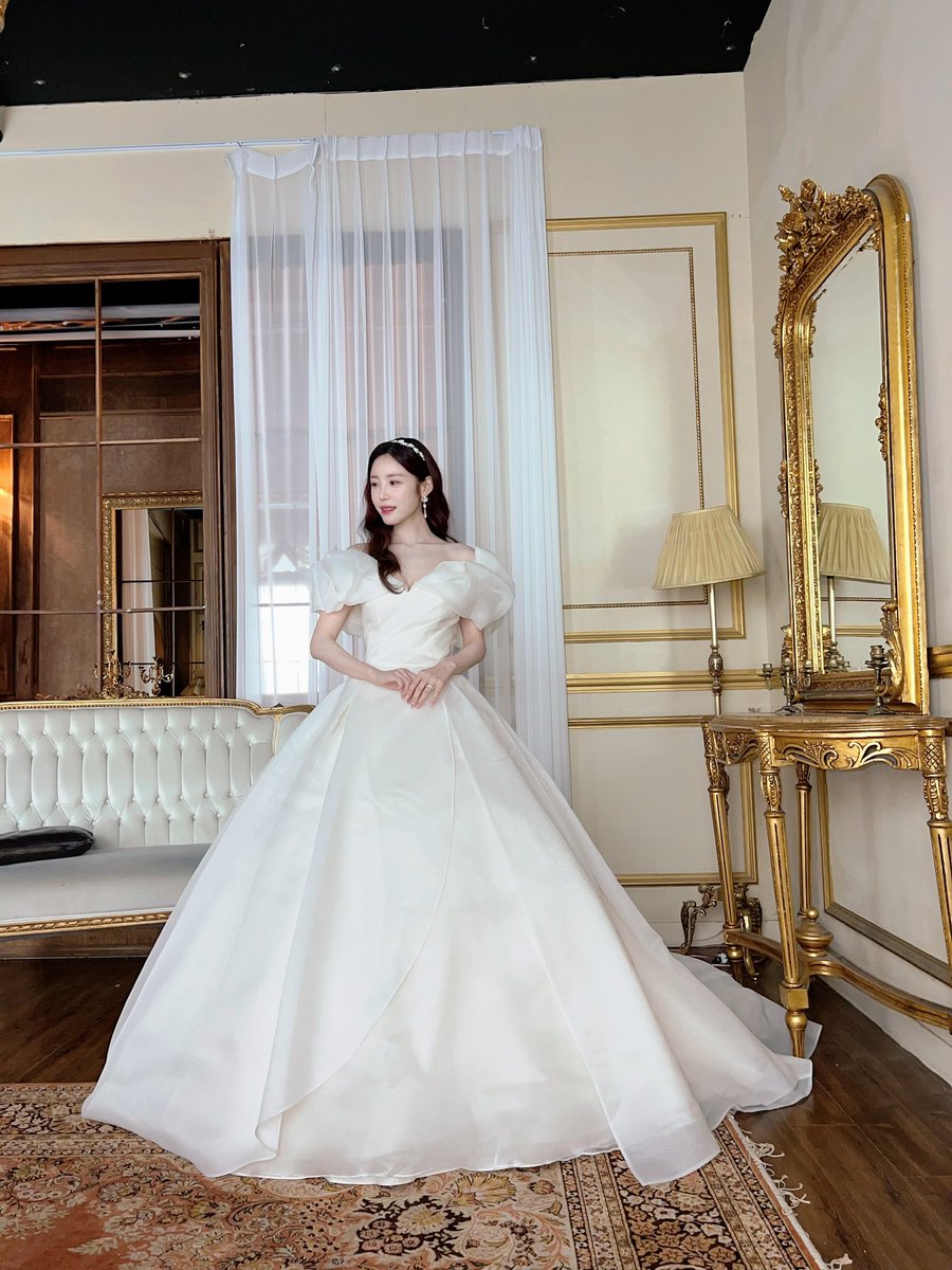 #NETFLIX  #CELEBRITY #셀러브리티 🖤 
민혜 웨딩사진 🤍