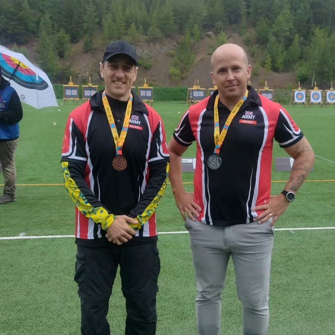 ArmySportASCB's tweet image. Congratulations to the Army Archery Men's Barebow team 🏹 two more medals to add to the tally at @EMG2023Tampere European Masters Games

🥈WO2 Mark Allen 
🥉SSgt Colin Mansell 

Amazing shooting from all the archers, especially in the torrential rain! 

#britisharmysport
#archery