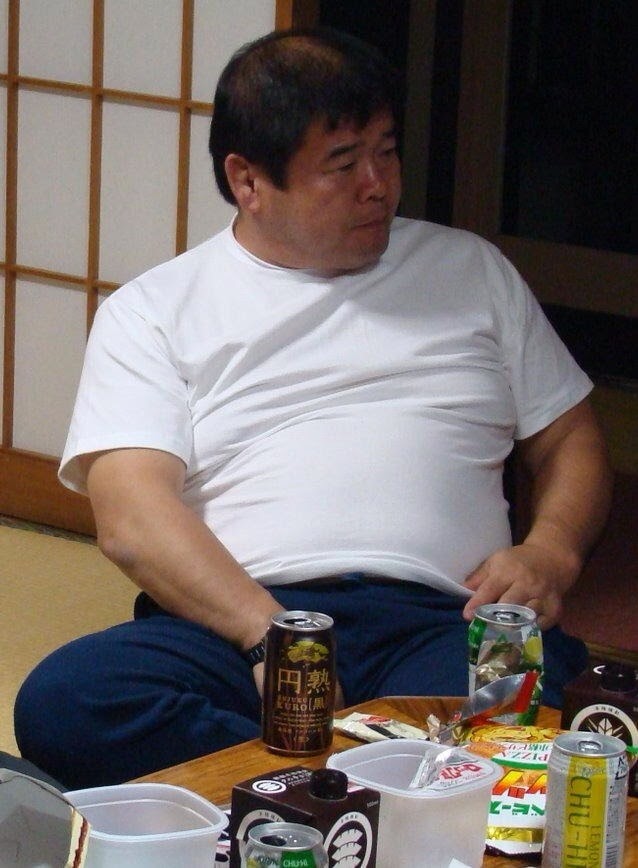 ABC12121958's tweet photo. Gな生活ー❤️オジさん、さっきから話し込んで一体何本酒缶、呑んどるの⁉️🤔❤️❤️❤️💘💘💘😘😘😘😍😍😍 https://t.co/Ltz3lUVs2v