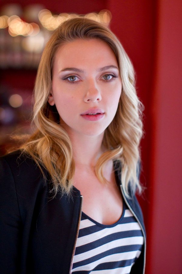 SCARLETT JOHANSON - Página 2 F0B-NaHX0AArgpR?format=jpg&name=900x900