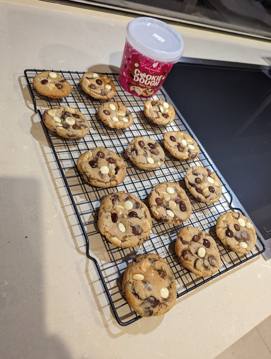 ChereeJoseph's tweet photo. #triplechoccookies #deliciouscookies made with #triplechoccookiedough #apcookiedough by @ANNAPOLYVIOU https://t.co/reGpOODHHl