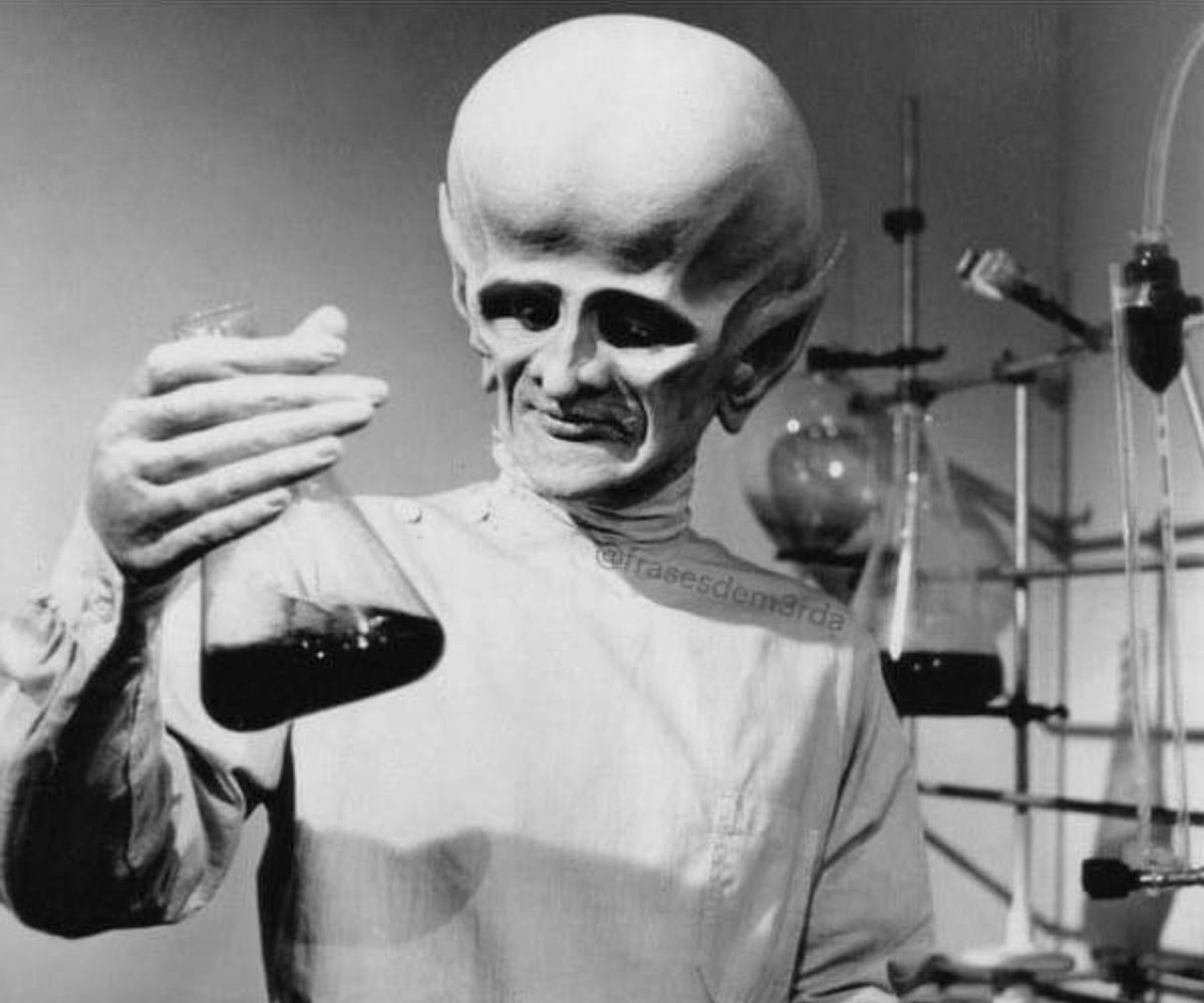 Quando estás às 6 da manhã numa festa e já nem sabes que merda estás a beber