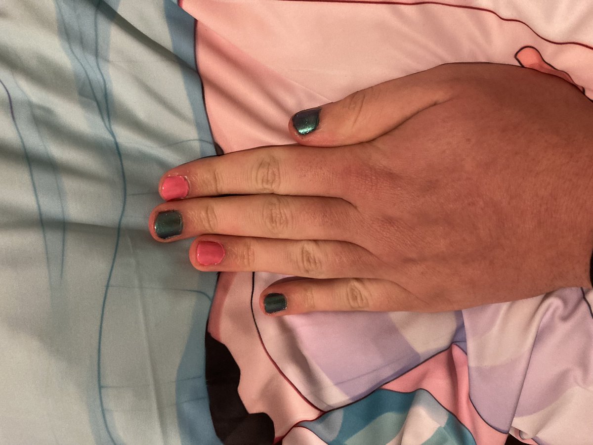 FrankiVT's tweet photo. Good news I finally got my linechu dakki 🥰
Also I did my nails blue & pink to celebrate 🥰
Bad news well you should watch the video 😭
@linechu #linechumerch https://t.co/AArdRepcT4