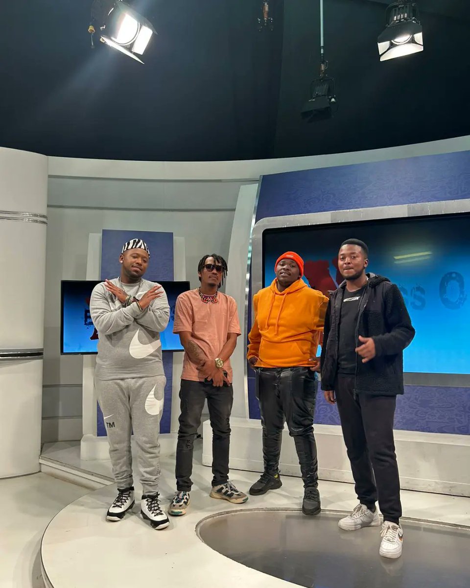 DCymphonic's tweet photo. A Big thank you on SABC 1 Expressions Show with @FIkumkani &amp; @Nkosiyesizwe_SA @Lungza_G  

#music #trap #tranding #News https://t.co/ySH1M8Oiig