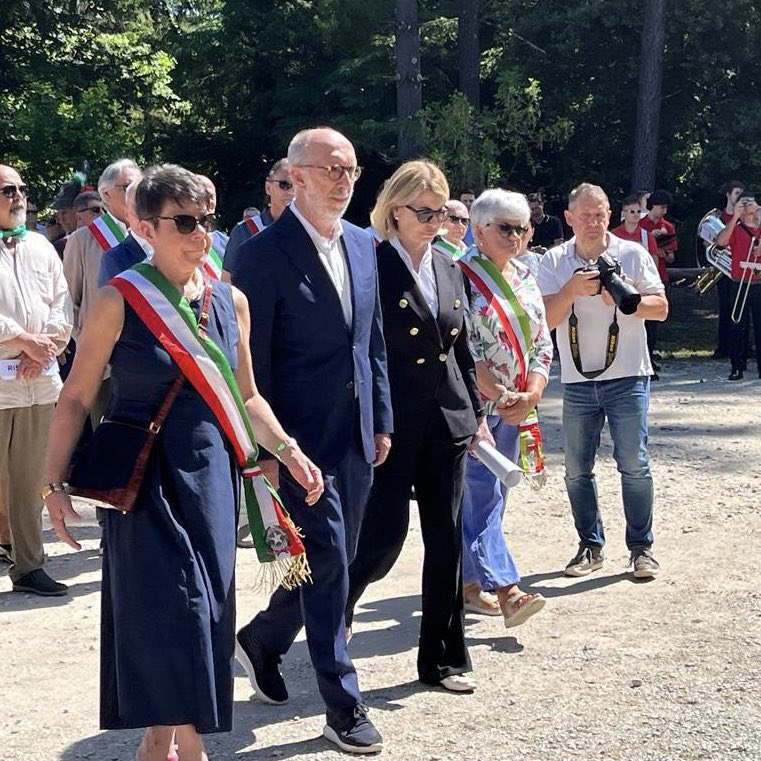 Sandra_Savino's tweet photo. Questa mattina al Cippo del Bosco Romagno in ricordo dei #caduti #osovani. Grande emozione incontrare la #partigiana Paola Del Din 🇮🇹
#FVG https://t.co/sZrXwDQwtl