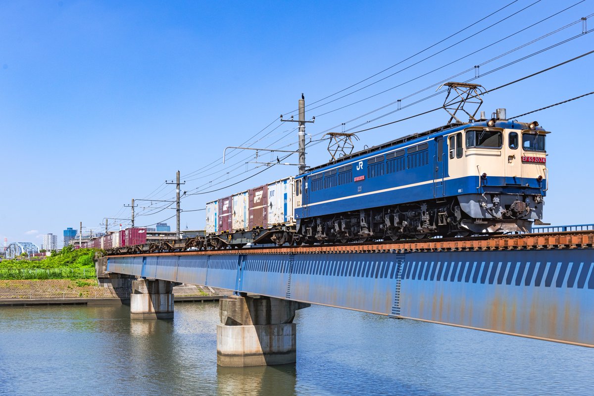 昼間は梅雨明けを思わせる強い日射しになりました。長距離列車の遅延に、各地の荒天が想像されます。一刻も早い終息を祈ります。
5087レ／2023.7.2