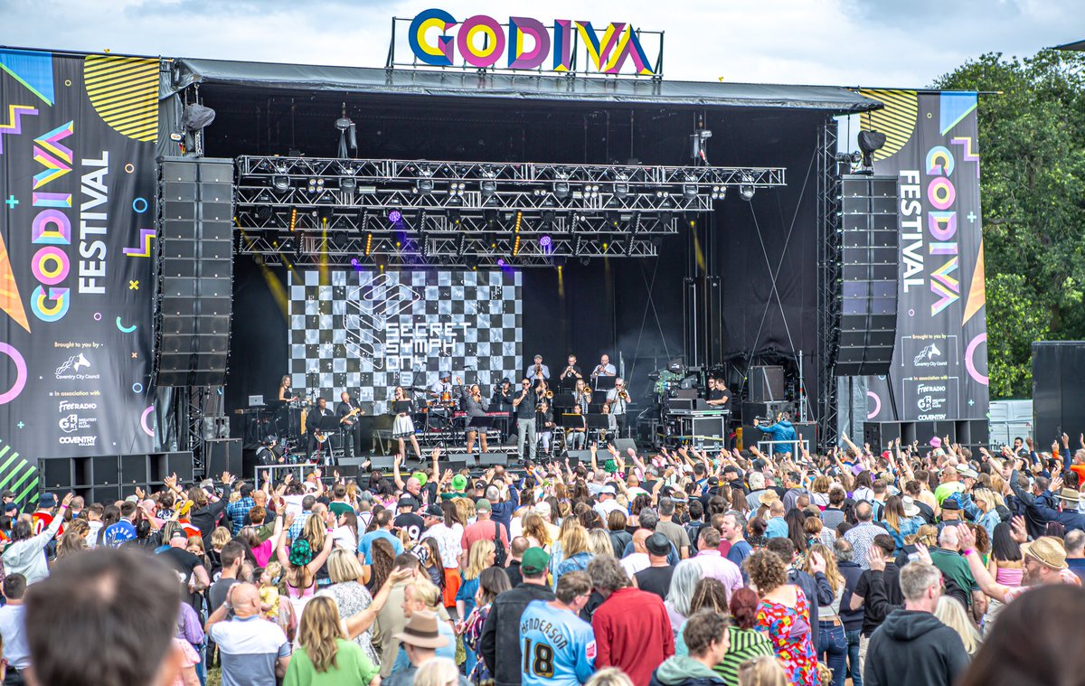 pdicko67's tweet photo. A brilliant day working @godivafestival with #secretsymphony
Fabulous two tone set. Endorsed during her set by no other than the amazing #Paulineblack
Reverent and quality tribute to the late #terryhall ❤
#godivafestival
Thanks Coventry!! https://t.co/Rf5i6fXHeA
