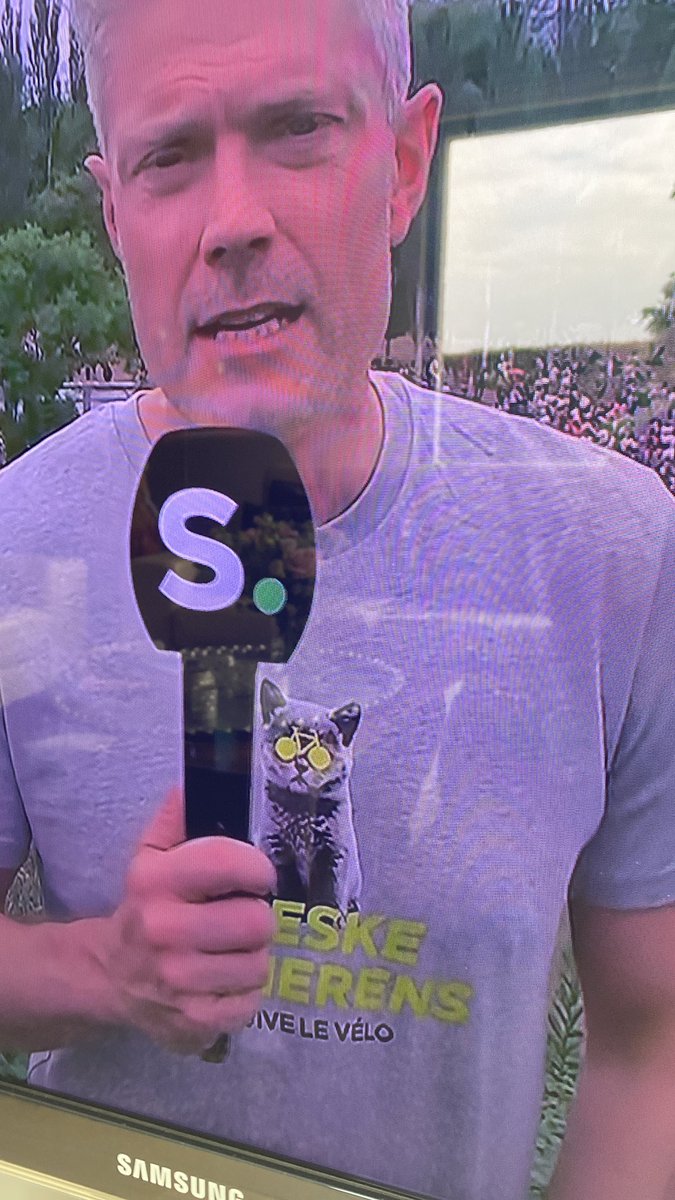 janp24's tweet photo. Great t-shirt @mvangramberen by @Vivelevelo_be #cyclingheros #jefscherens #grandfather https://t.co/aCTfyXQXa3