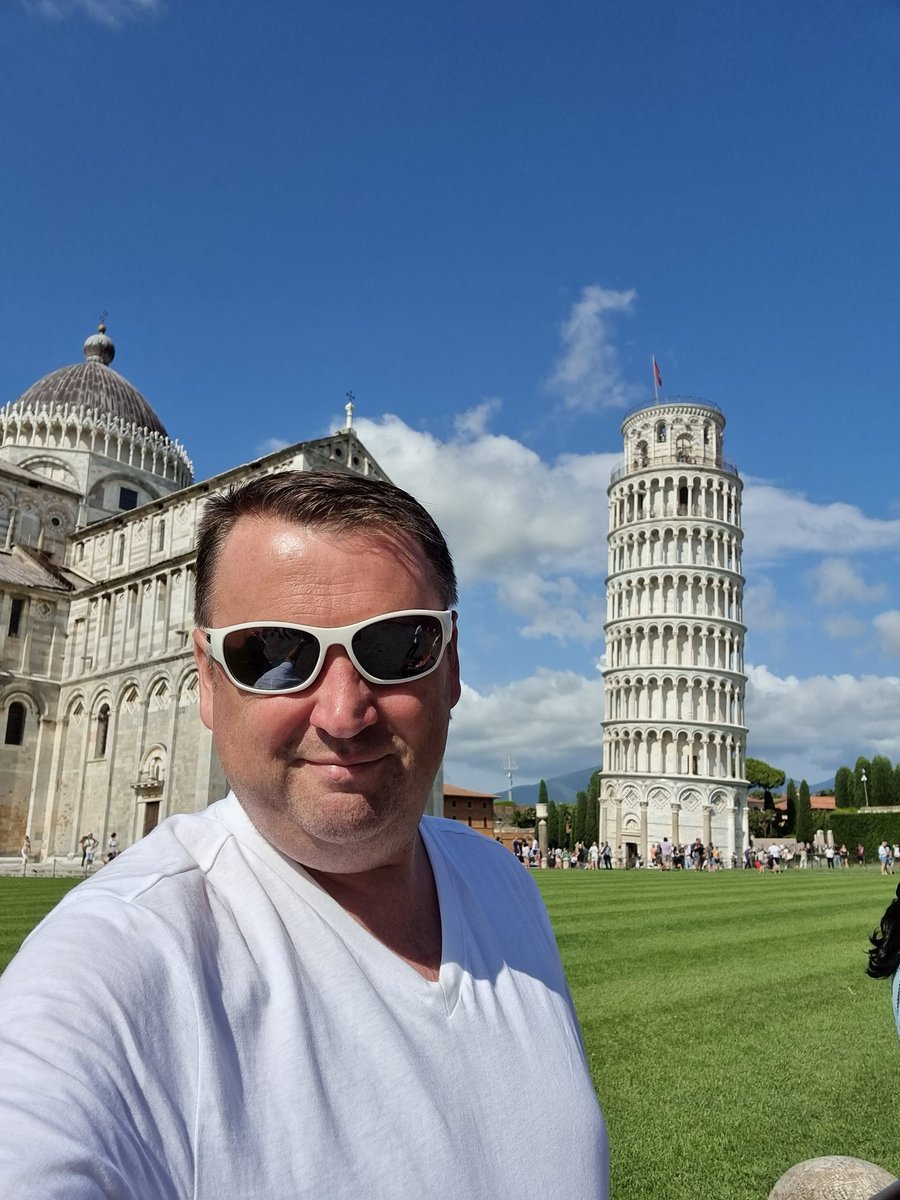 #Monaghan @MonaghanGAAFans #farneyarmy Nerve wrecking to watch on, but can confirm the Pisa Hawkeye gave us the nod! 🤣👌 #forzamonaghan #leaningtowerofpisa