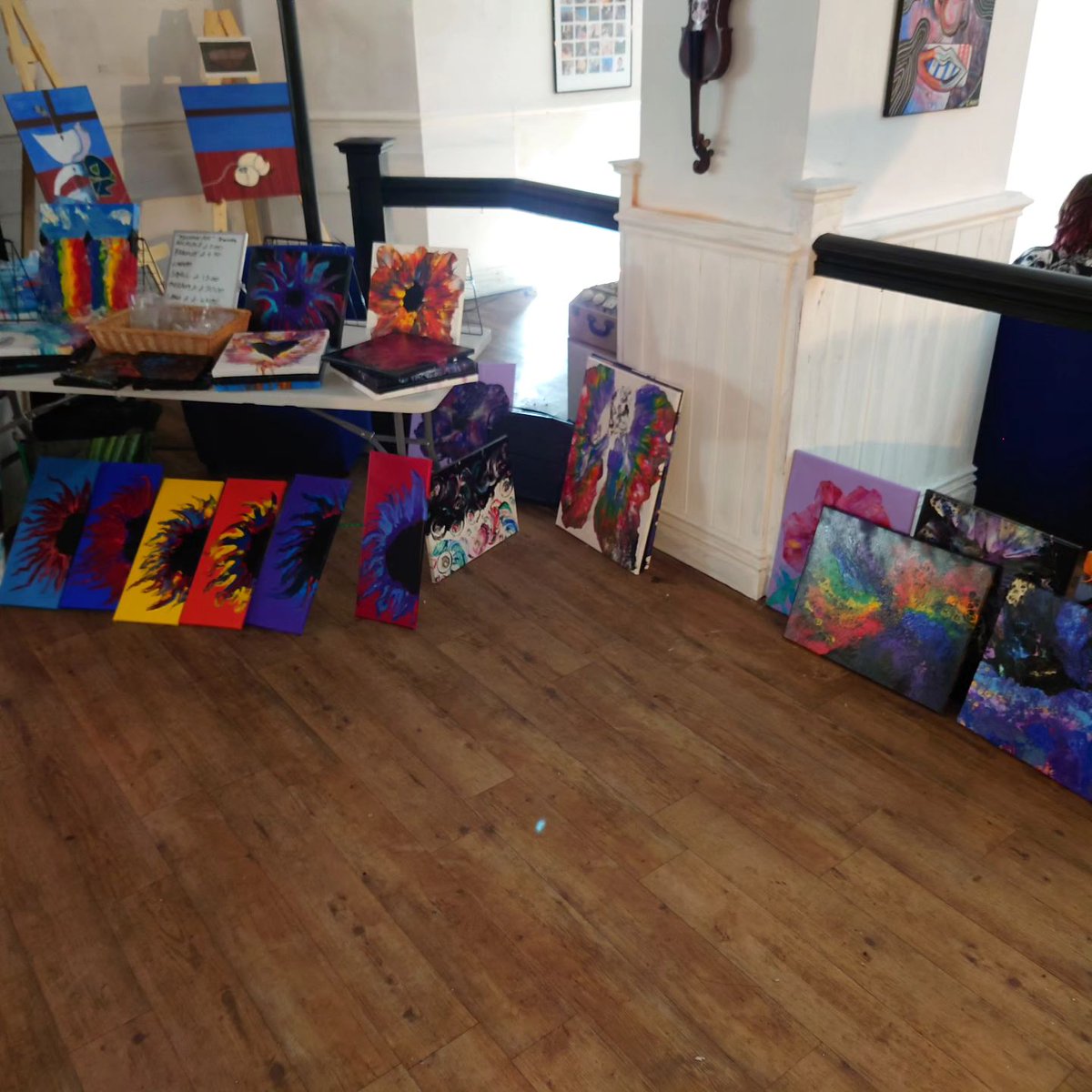 DessonPaul's tweet photo. All set up ready @lazysundayclubmarket we open at 12, sooo excited https://t.co/huLSBq7Gkg https://t.co/cLLTOmlF98