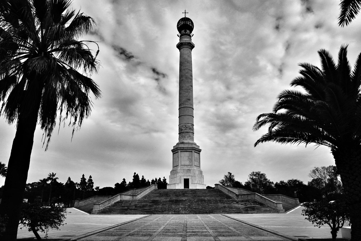 finbuchanan's tweet photo. The focus is very much on the adventures, exploration and history of Christopher Columbus at Huelva, Spain. 
#roadtrip #huelva #spain #estrelamountaindog #touring #blackandwhite #bnw #bw #bnwmood #photo #dog #palms #palmtrees #highcontrast #image #travelphotography #traveler https://t.co/K5MEywmpUQ