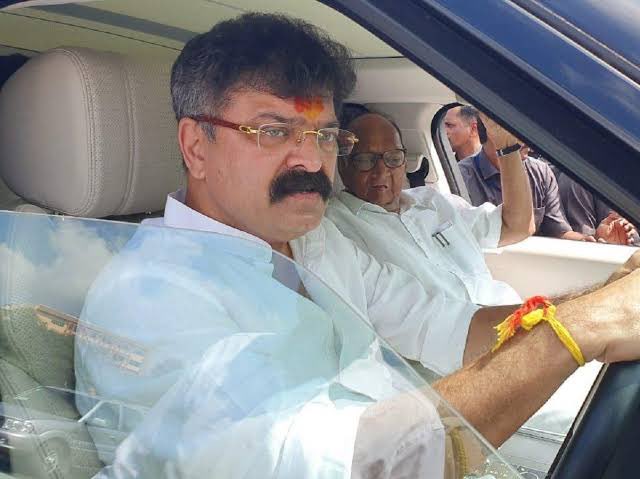 कायम आदरणीय साहेबांच्या सोबतच…!