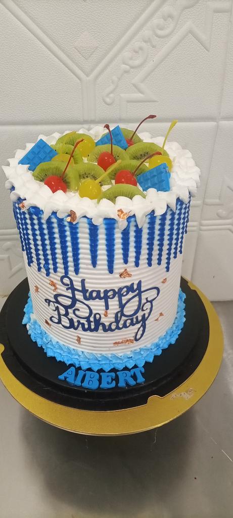 Birthday delicious party cake 🥳🥳🎂