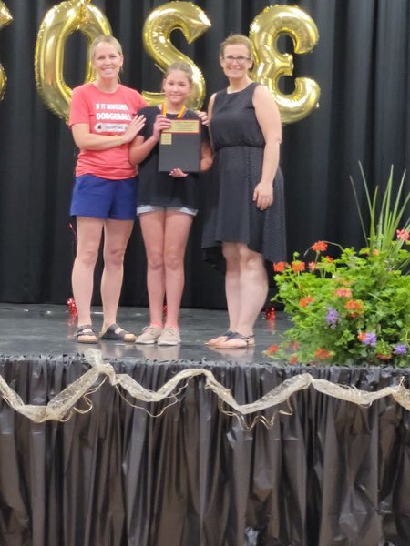 Congratulations to Brody and Maddison who won the grade 6 hardworking student awards this year!