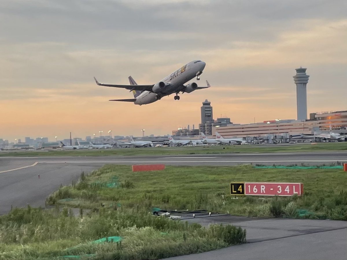___i____A's tweet photo. えもい
#skymark #HND https://t.co/0SMqjOTFVC
