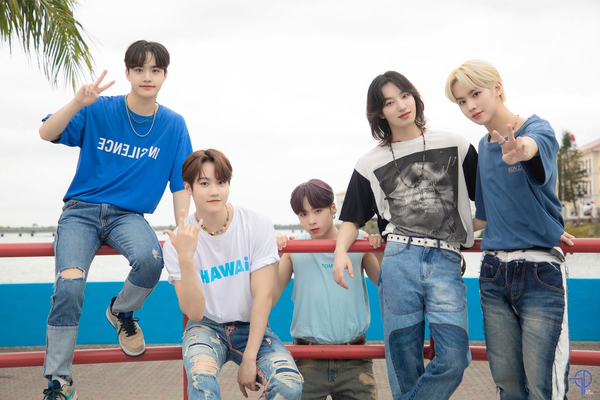 MCND_official tweet media