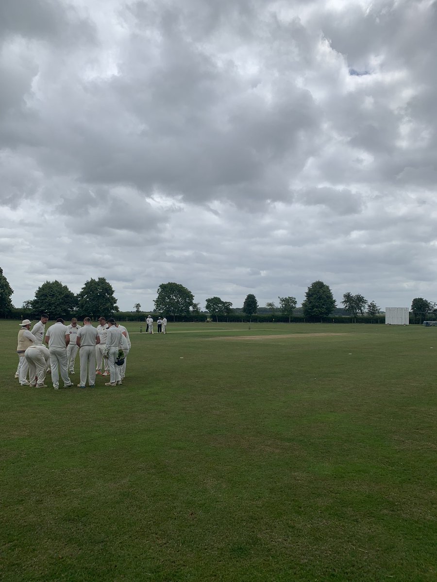The 1s win the toss and are bowling first <a href="/theLMCC/">L&MCC</a> 💪🏻

<a href="/JackJono__/">JJ</a> and <a href="/squadiemoore/">scott lee moore</a> to open up…

#UTB <a href="/TheCricketerNVC/">Cawston Press Village Cup 🏏</a>