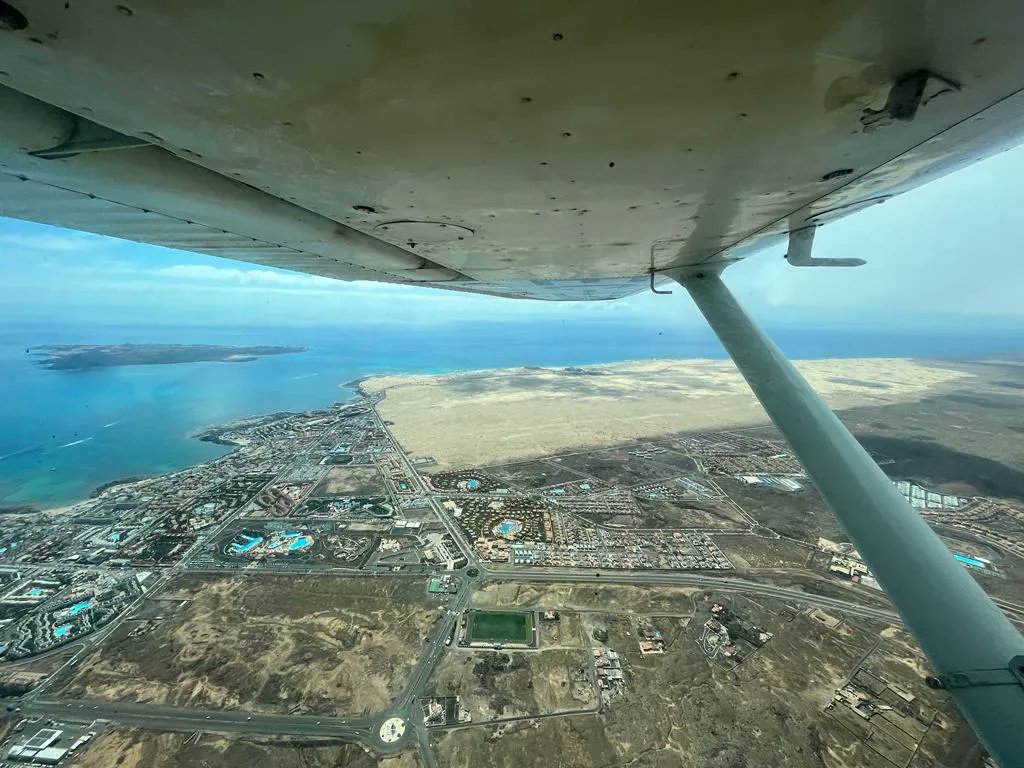 RealAeroclubGC's tweet photo. Semana intensa de vuelos en el Real Aeroclub de Gran Canaria en Gran Canaria, Fuerteventura y Lanzarote. Gracias a todos los socios, amigos y familiares que han querido compartir con nosotros las mejores vistas aéreas desde nuestra Cessna #ECERG.
@realaeroclub https://t.co/Uz7PwJeute