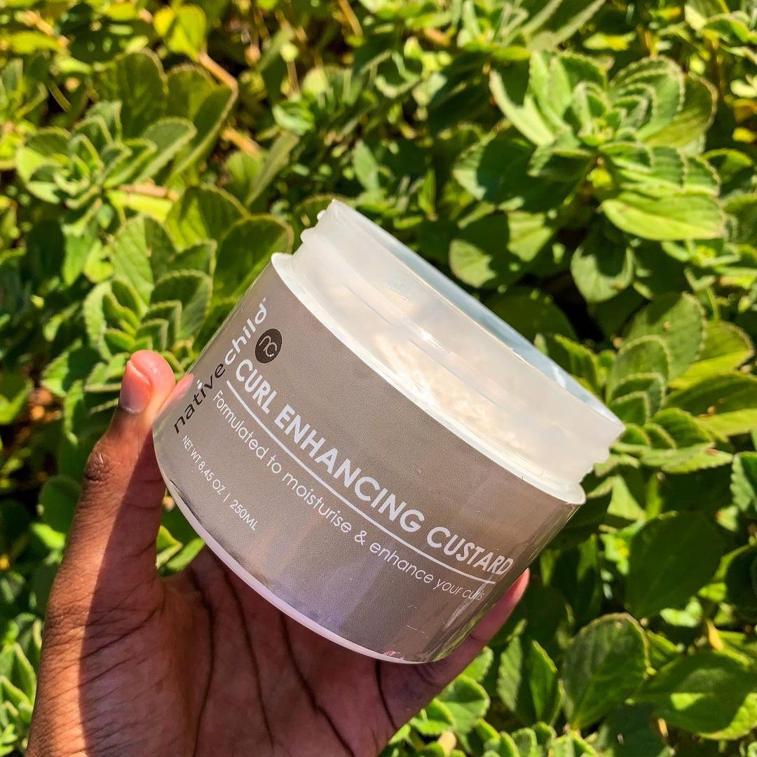 nativechild_co's tweet image. Soft, smooth, and lush curls, here we come! 🤩 
✅ Softens and conditions.
✅ Moisturises and defines curls
✅ No build-up or flaking

📷 _simplygoitse

#nativechild #nativechildco
