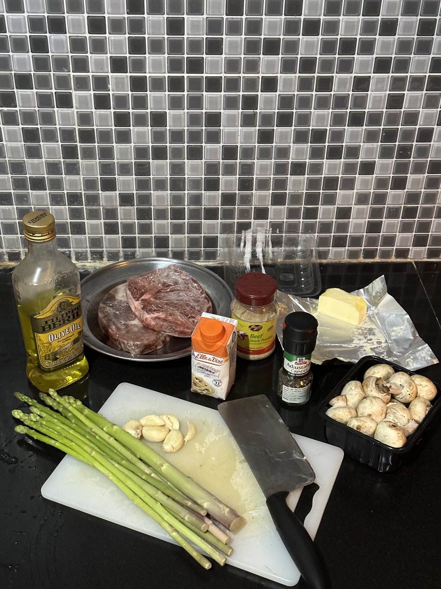 imvakboy's tweet photo. This is what i do on sunday..
cooking.. i love cooking so much..
and today my sons want to eat some steak so im gonna make it for them..

#sunfunday https://t.co/yJB9AzllbM
