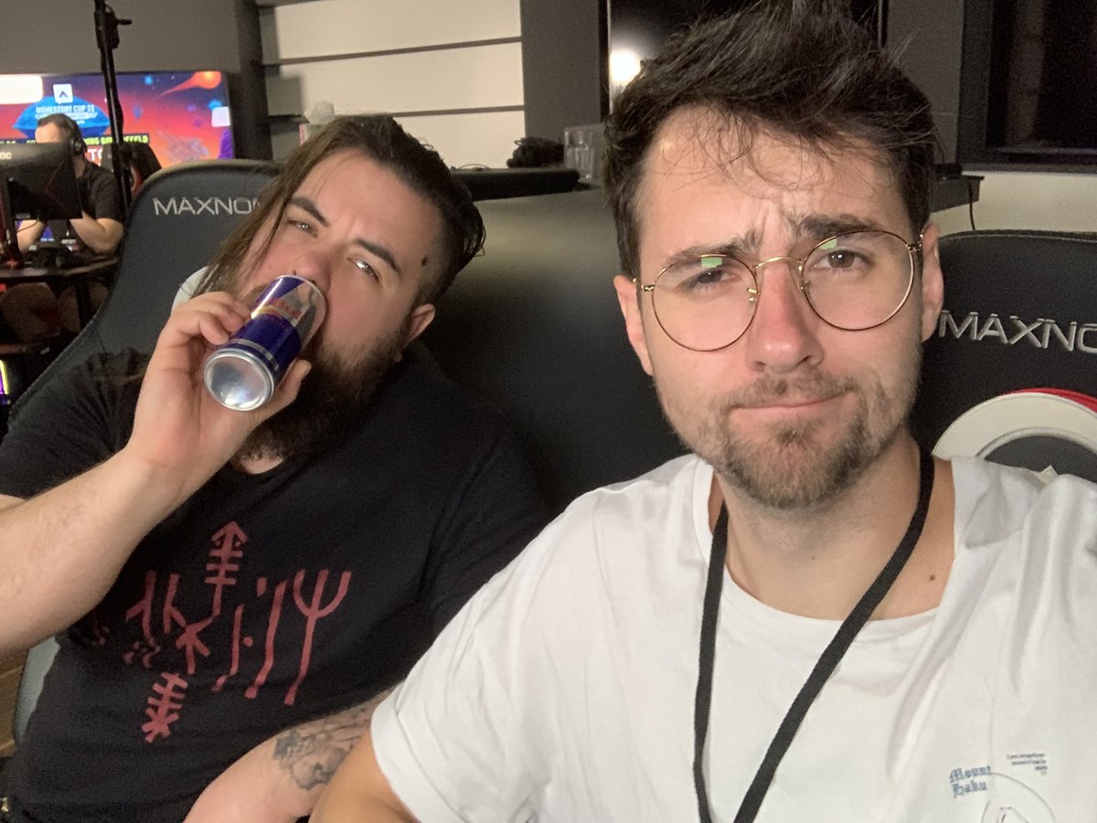 comeback_tv's tweet photo. Hier on a vécu l'aventure HomeStory Cup à fond, on aura des histoires à raconter MAIS la vrai histoire commence maintenant !

Skillous vs Showtime
Serral vs Reynor
Clem vs Solar
Lambo vs Elazer

C'est partiiii 

https://t.co/0BOoM5XKZB https://t.co/3e6HSU7DKt