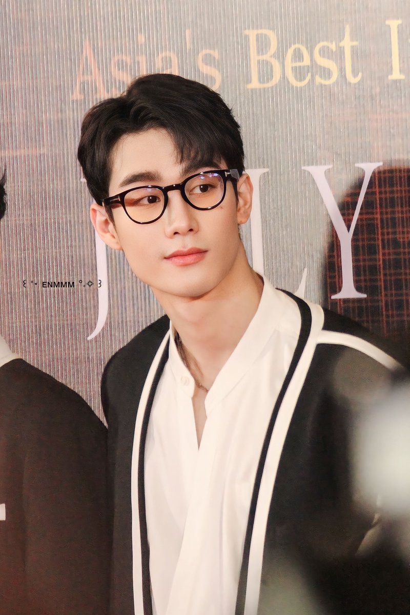 yynnuss_'s tweet photo. มีใครเข้าใจเราบ้างมั้ย ฮึก #AsiaTopAwards2023xABAAB https://t.co/quufRKCp8K