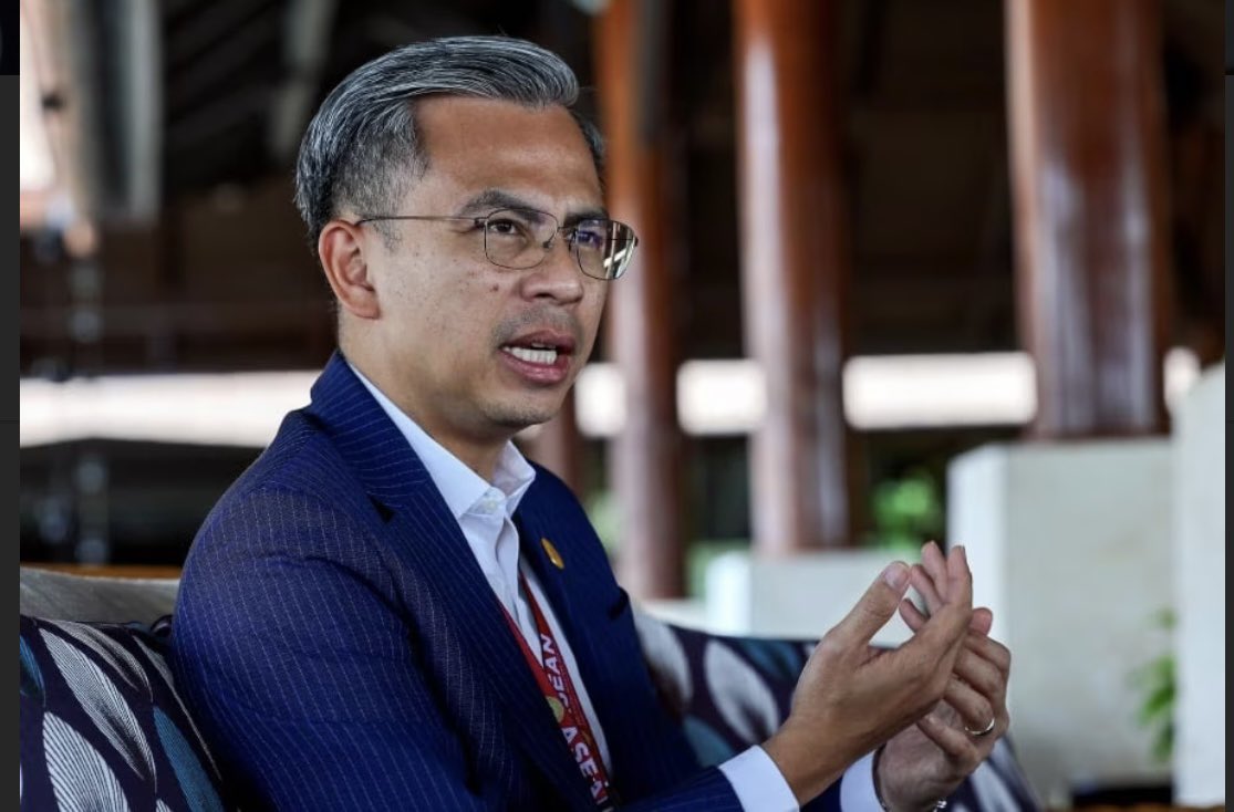 RajaPetra's tweet photo. Ini muka munafiq. Bila jadi pembangkang, menjerit tentang kebebasan bersuara. Bila jadi kerajaan, sekat Malaysia Today. Takde batu pelir binatang ni. https://t.co/Zi5J33gIX1