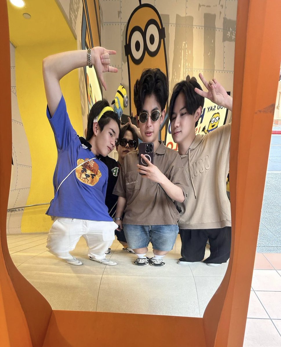 FourthOfficiall's tweet photo. IG Post Update [02072023] : mmarkpkk

🤪
ขอบคุณพี่มาร์ค พี่ฟอร์ด พี่สตางค์ที่เลี้ยงน้องโฟ้ดโฟ้ดวันนี้ทั้งวันเลยคั้บบบบ 💞💞

@tawattannn 
#Fourthnattawat 
#โฟร์ทณัฐวรรธน์ https://t.co/xnSoXBI86r