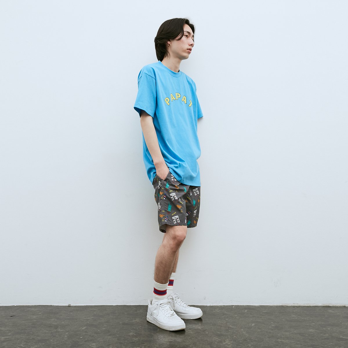 papat_jp's tweet photo. ＼ 夏映えTシャツ ／

フロントはシンプルに、バックはユニークなプリントがポイント★

----------------------
PAPAT LOGO PRINT TEE
https://t.co/j0ehiO0PrD
----------------------

#PAPAT #パパット #ストリートファッション
#ファッション好き #ストリートブランド #streetfashion #fypシ https://t.co/JsQelo0mn0