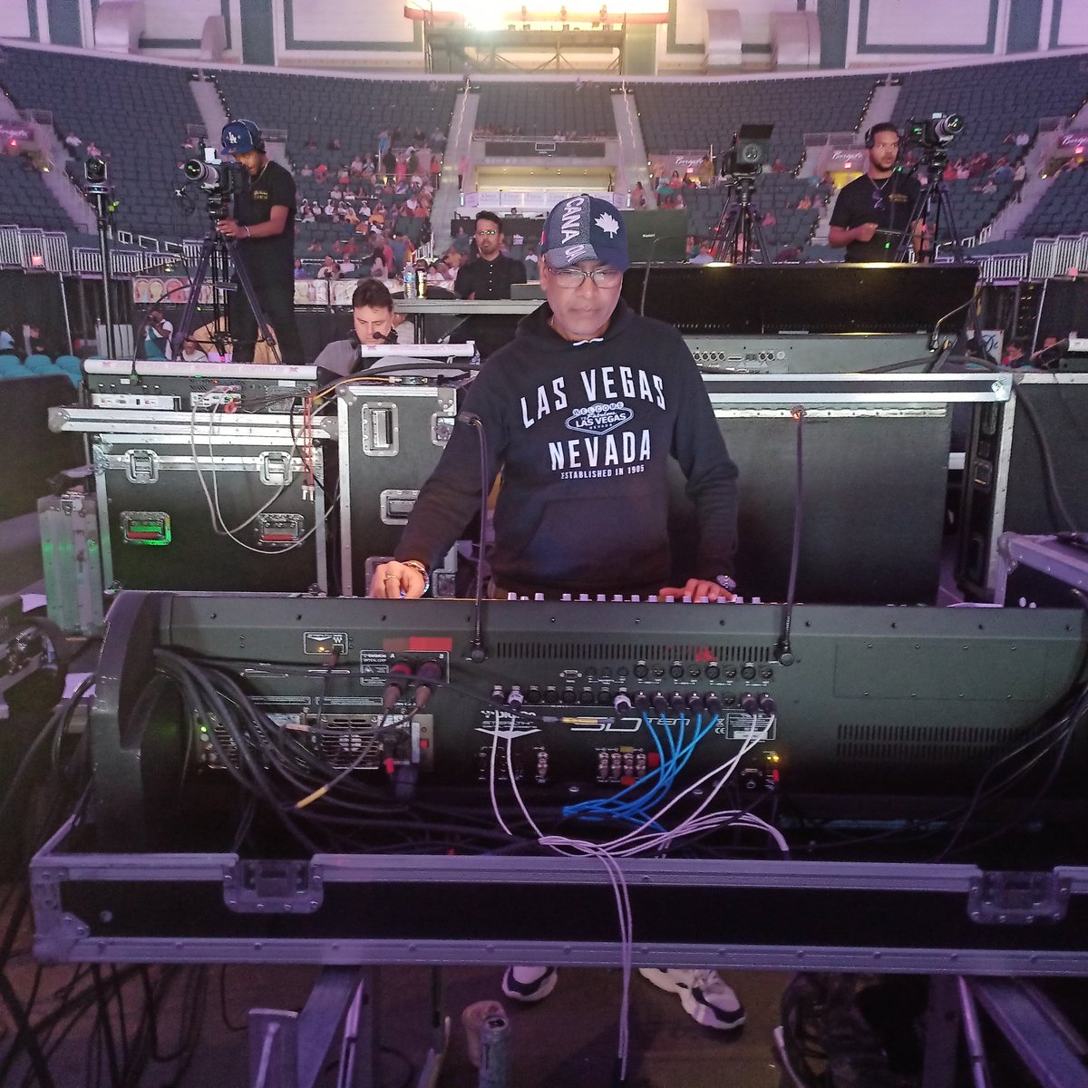 BobbiePrasad's tweet image. ⭕️ Javid Ali Live
⭕️NABC-2023-Atlantic City NJ
👉Jim Whelan Boardwalk Hall
⭕️Audio Director &amp;amp; FOH Engineer: Jitendra Kumar Prasad (Bobbie)
#wavesaudio #wavesplugins #audioengineer  #bobbieprasad #bobbieentertainmentinc #digico #bobbieprasadonline #digicosd10  #jimwhelanboardwalk