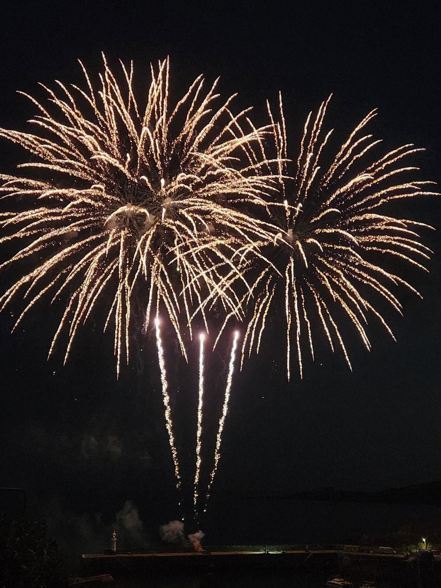 JamesMustoe1's tweet photo. And some fireworks from the grand finale!
#mevagissey #mevafeastweek #coastalcommunity #Cornwall
@BBCCornwall https://t.co/u0520JdHl7