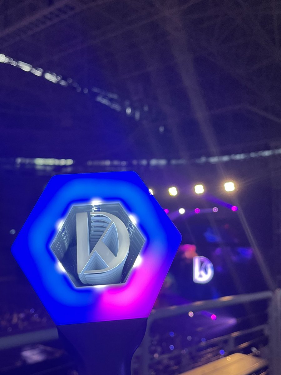 misicalways's tweet photo. 일년만이네 https://t.co/TgWZa1tacW