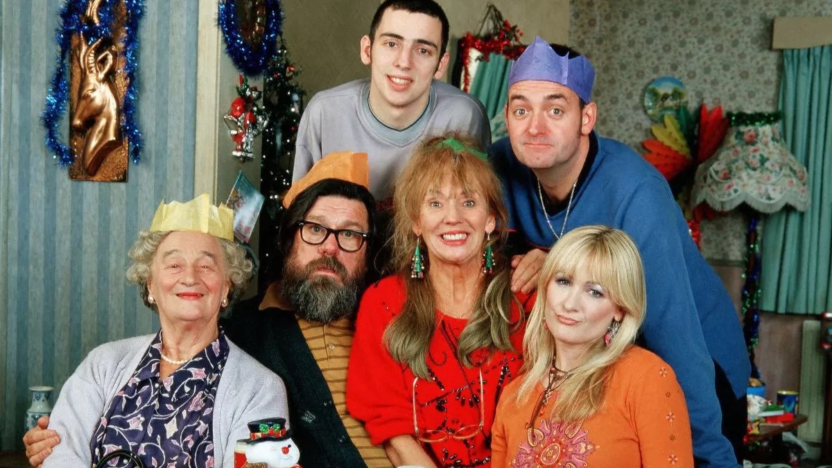 lewispringle's tweet photo. Remembering Caroline Aherne who died 7 years ago today. She was a comic genius, and taken far too soon. https://t.co/2kTIvAfV5X